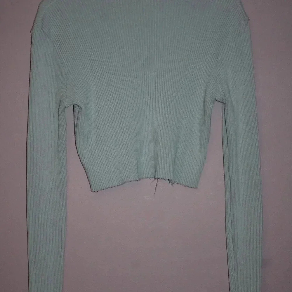 Brandy Melville Long Sleeve Ribbed V-Neck Shirt - Picture 11 of 12